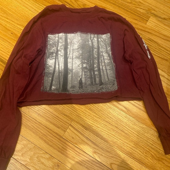 Folklore long sleeved in the trees maroon crop top - Picture 2 of 3
